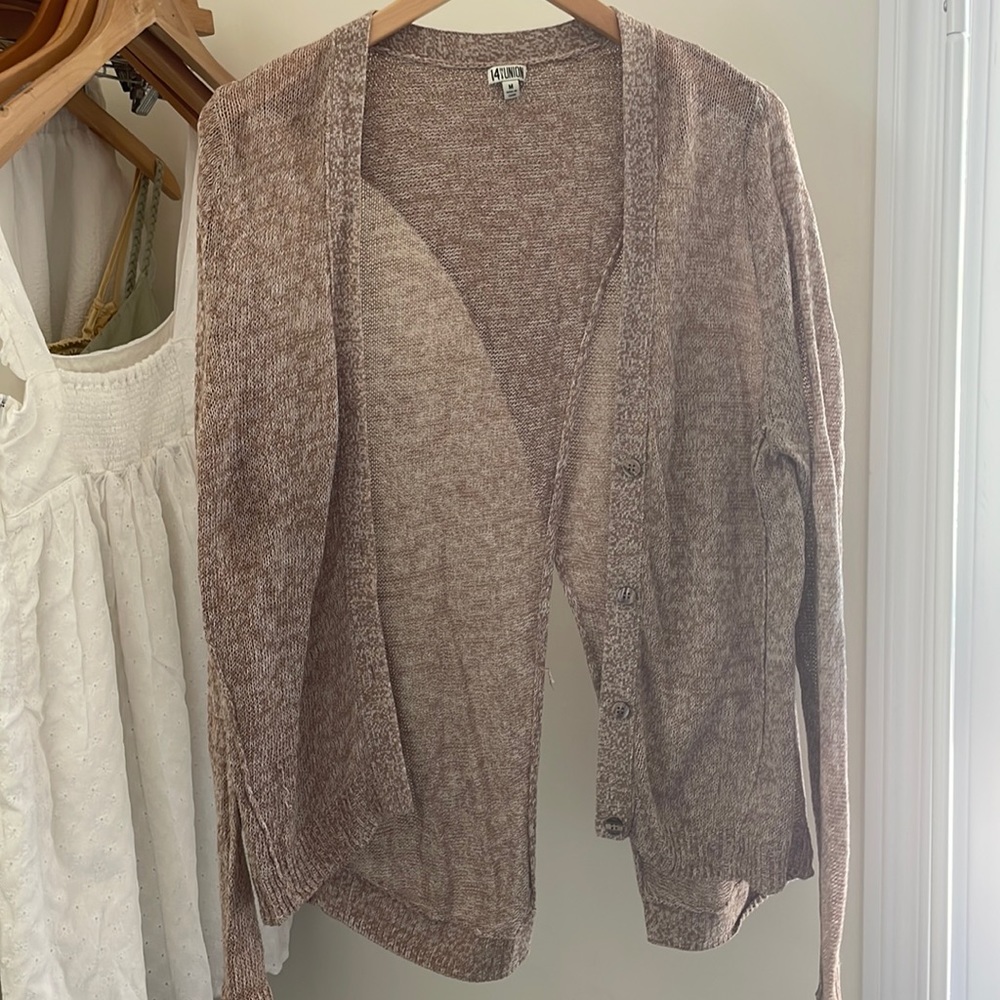 14th and union knit open back tan cardigan